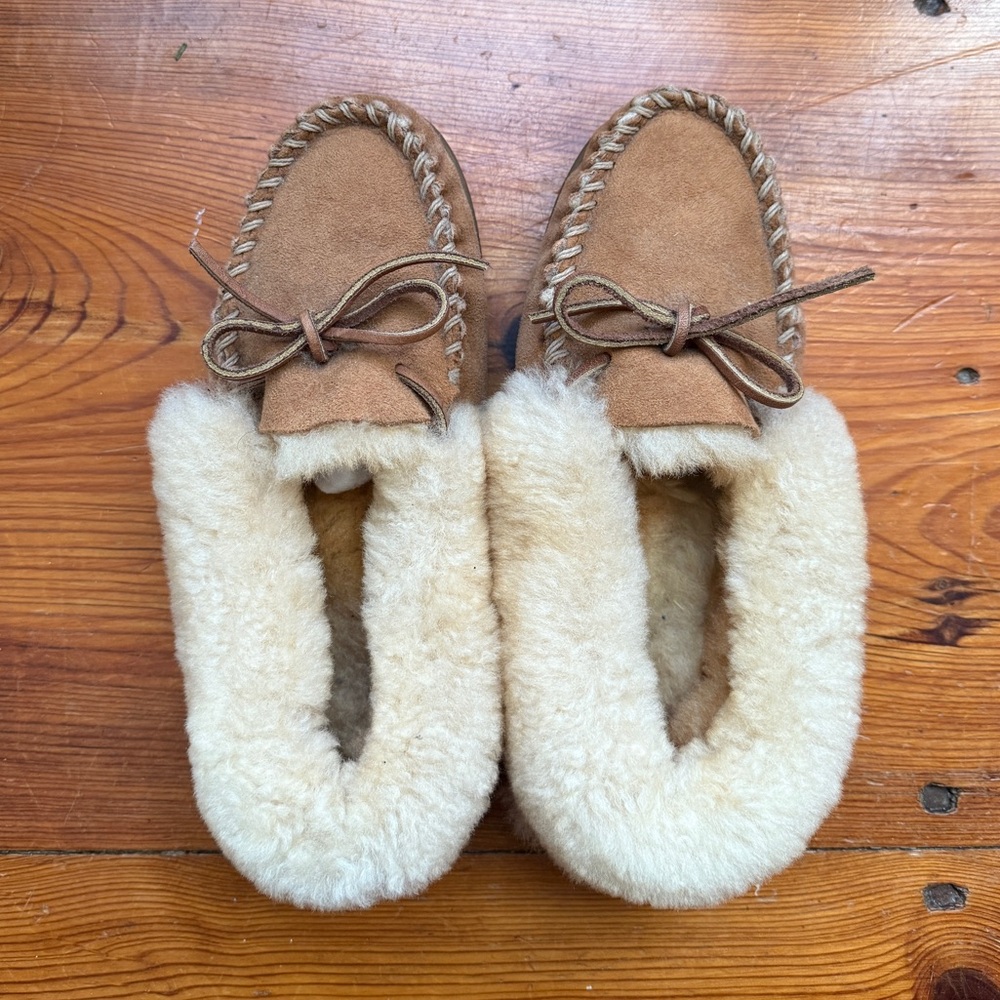 L.L. Bean Women's Wicked Good Moccasins Size 6